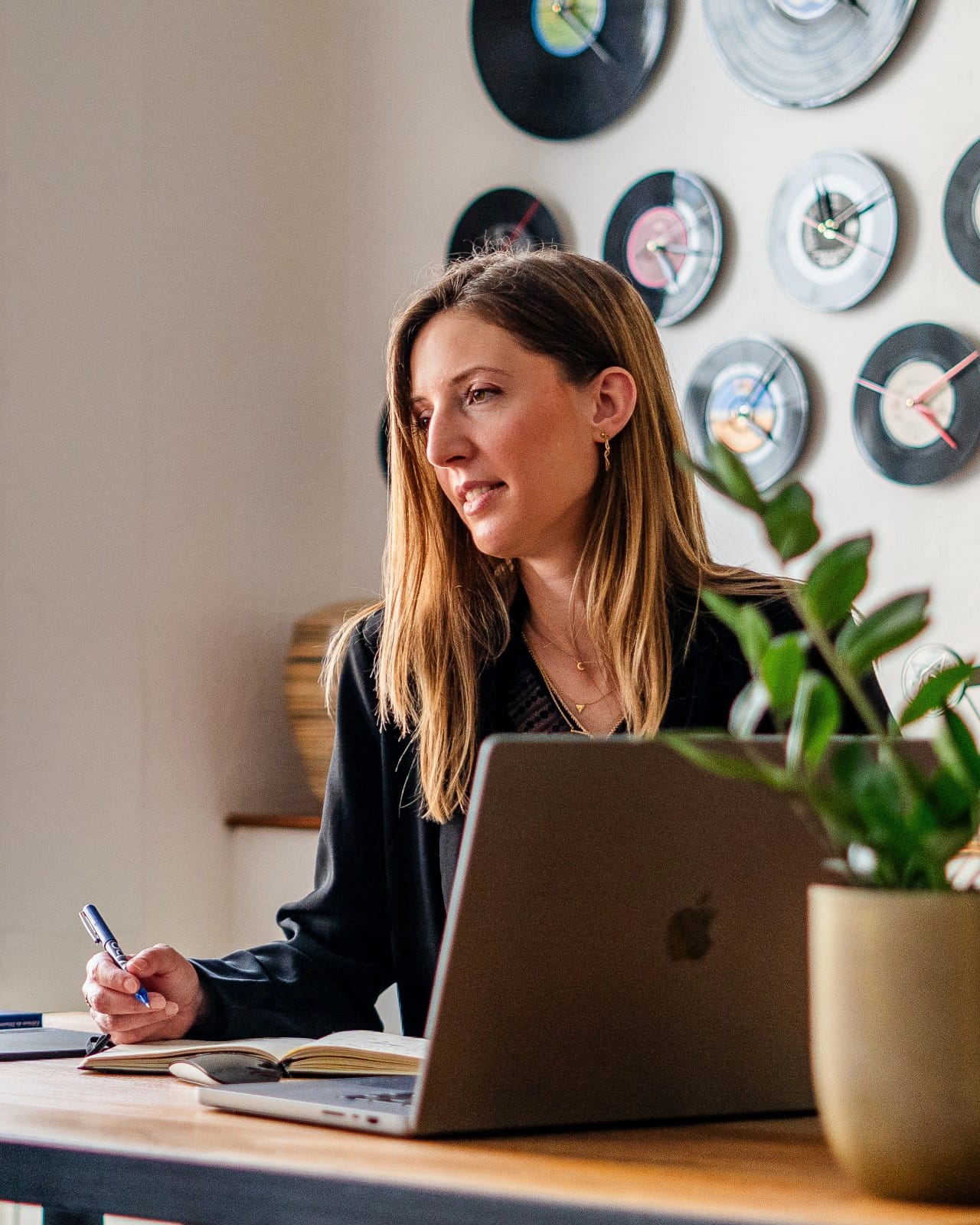Portrait de Laetitia Bolvin expert-comptable à Marseille et mannequin